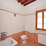 بيت للعطل Authentic In Bucine With Swimming Pool