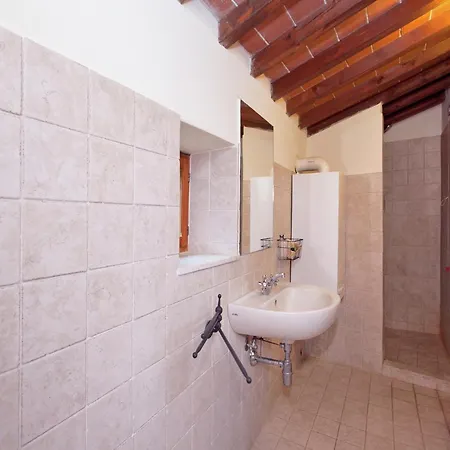 Authentic In Bucine With Swimming Pool Semesterbostad *